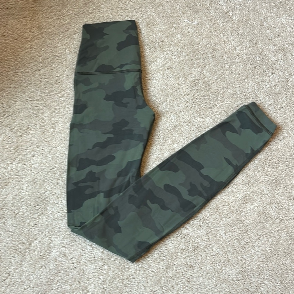 Gently worn Lululemon Align size 2 full length leggings